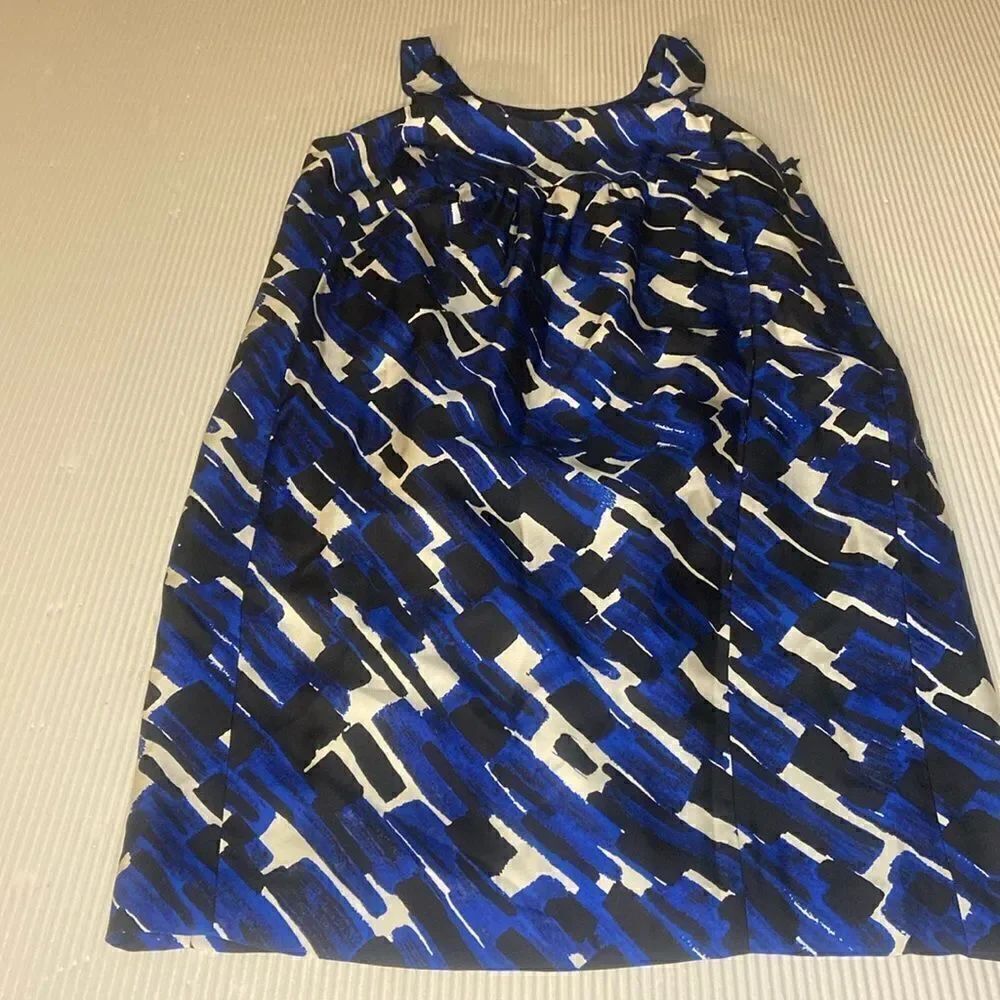 Michael Kors Silk Printed dress Size 6 Blue and Black